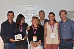 Premiazione Industry. Vince Res Creata di Alessandro Cattaneo, in foto con il produttore del progetto Rino Sciarretta, la coordinatrice di Visioni Incontra Cinzia Masòtina, il Fondatore e direttore del Festival Francesco Bizzarri e Michaela Guenzi, Responsabile Comunicazione e Produzione di Lombardia Film Commission