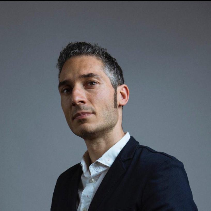 Sky Italia
Direttore Sky Content Factory, Documentaries Channels e Sky Arte; Vicedirettore Sky TG24
