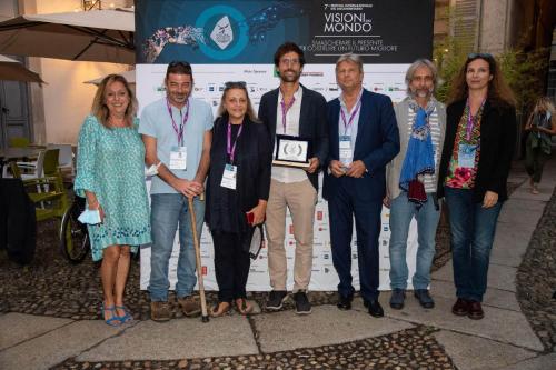 The winners of the Visioni Incontra 2021 awards with Francesco Bizzarri and Cinzia Masòtina