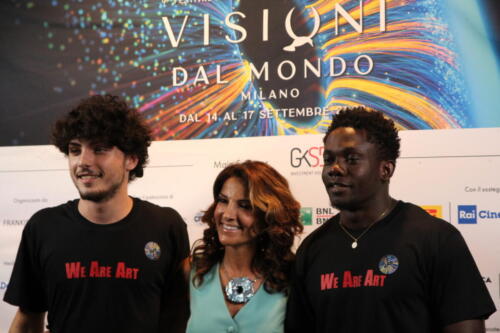 Annalaura di Luggo and the protagonists of We are art through the eyes of Annalaura