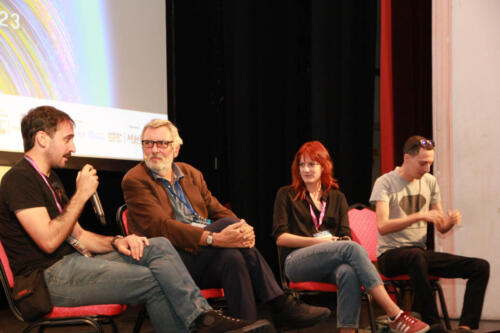 Luca Quagliato e Laura Carrer, registi di Life is a Game, sul palco insieme a Alessandro Arangio Ruiz